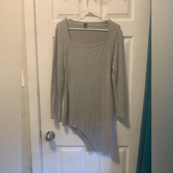 Robe - Picture 4 of 5